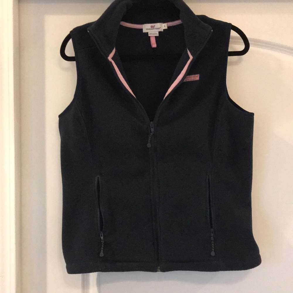 Navy Vineyard Vines Vest with pink trim